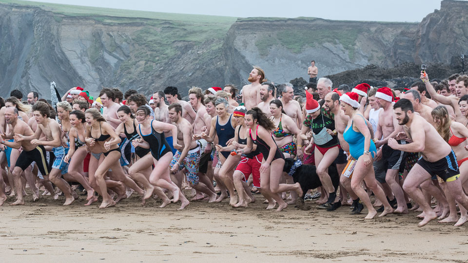 20151225BudeChristmasSwim0015.jpg